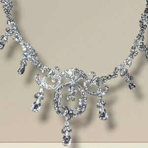 Crystal Bridal Formal Prom Necklace Silvertone Fold Clasp EUC